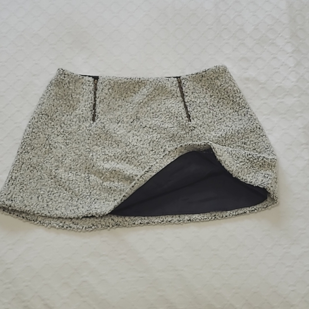 🆕️ Soft Boucle Mini Skirt - Picture 5 of 10